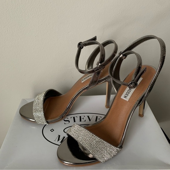 Steve Madden Rhinestone and Silver Ankle-strap sandal Heels Size 8 - Picture 6 of 13